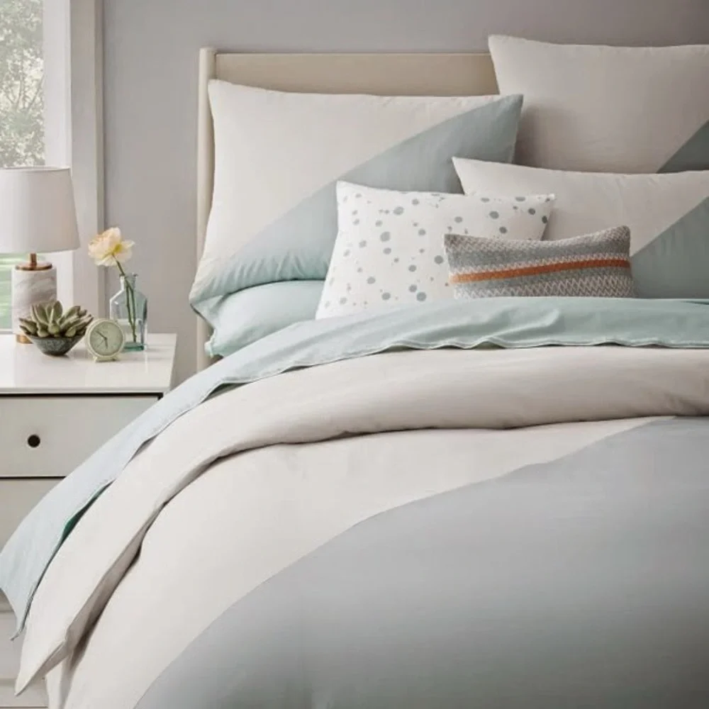 NWT - West Elm - King Duvet w 9 pillow shams - neutral tones, diagonal pattern